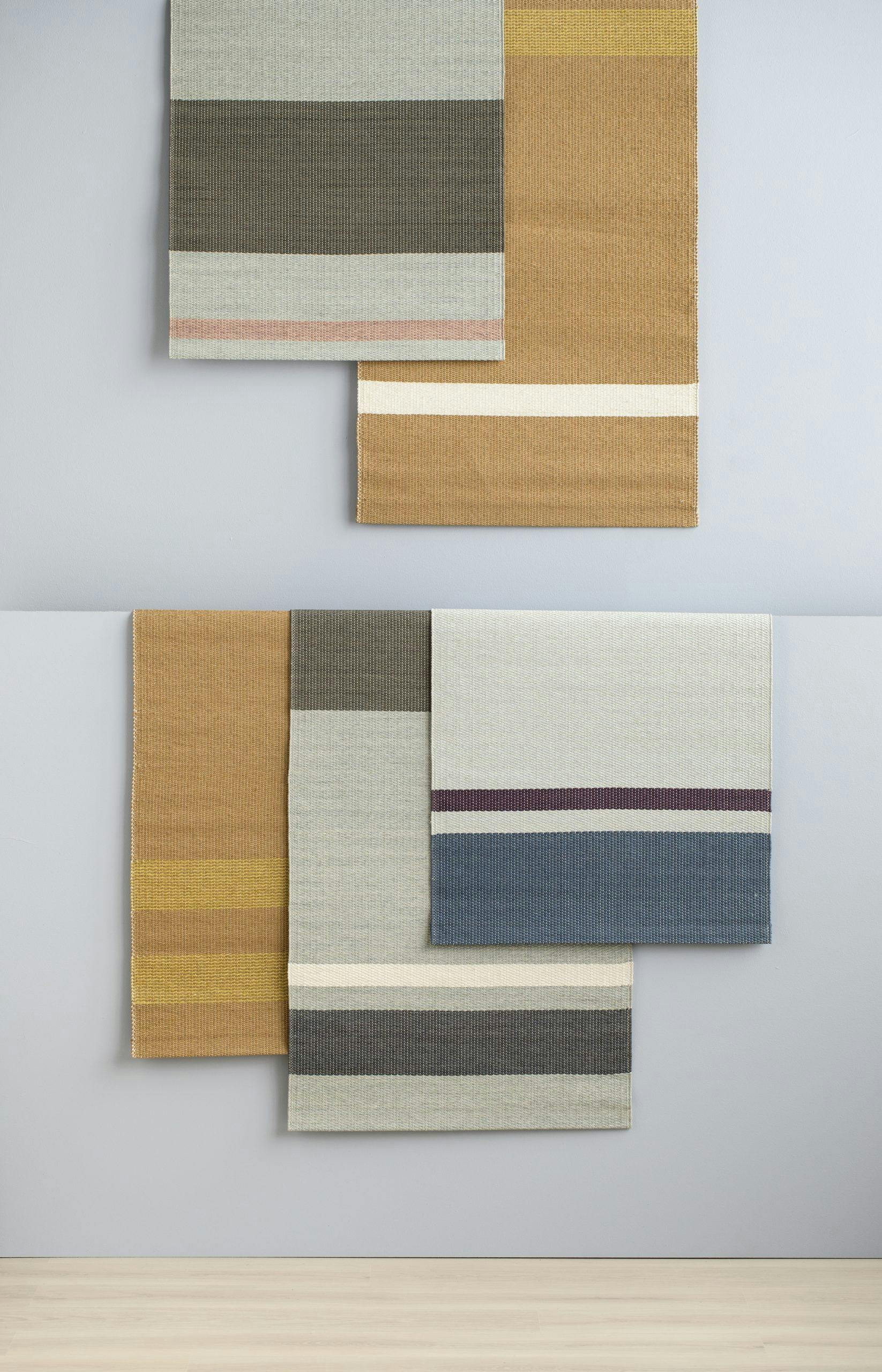 available 1march sostrenegrene march interior2018 18 blått, grønt og gult gulvteppe fra Søstrene Grene